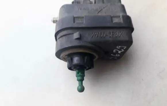 Headlight level adjustment motor