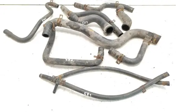 Engine coolant pipe/hose