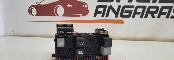 Volkswagen Golf III Fuse box set 357937039