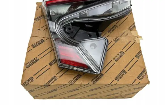 Toyota C-HR I Tailgate rear/tail lights