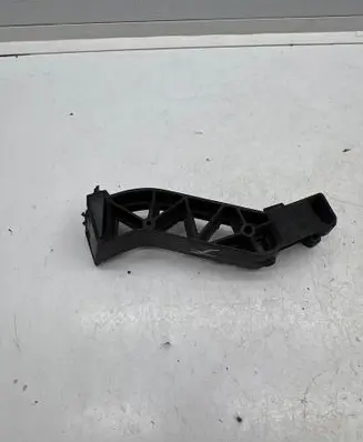 Mercedes-Benz V Class W447 Front bumper mounting bracket A4478850118 M145209