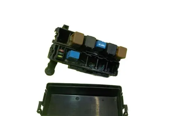 Nissan Pathfinder R51 Fuse box set BEZPIECZNIKOW 15AB39