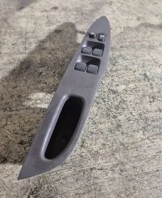 Toyota Prius (XW10) Electric window control switch 8404047020