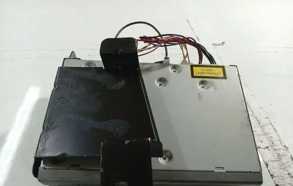 Toyota Corolla Verso AR10 CD/DVD changer 0866200870