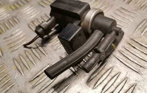 Mercedes-Benz A W169 Turbo solenoid valve 0051535528