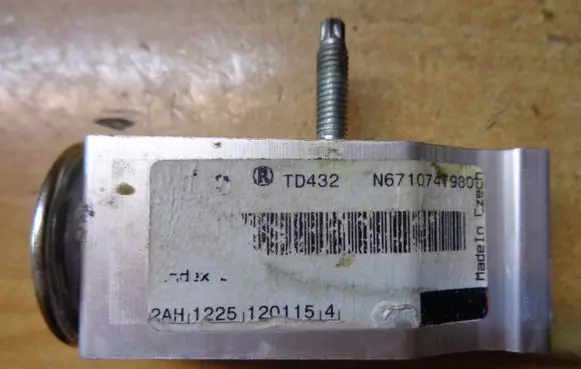 Toyota Aygo AB40 Air conditioning (A/C) expansion valve T1029104JB NX2101 EBH15F006