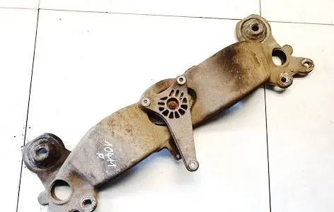 Engine mount bracket