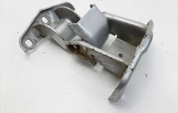 Nissan Primastar Loading door lower hinge 527428B 57854B