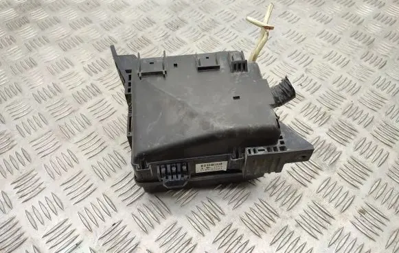 Mitsubishi Grandis Fuse module