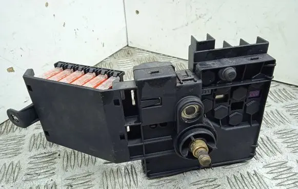 Mercedes-Benz CLS C219 Fuse box set A2119820402