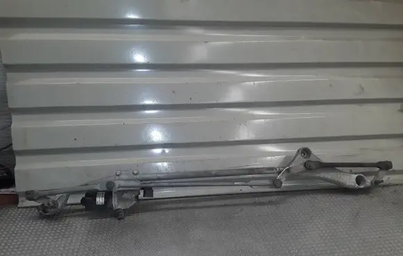 Mercedes-Benz B W245 Front wiper linkage and motor 405127
