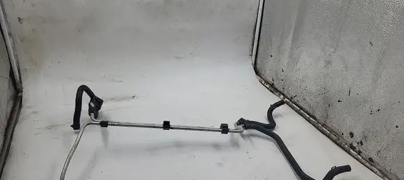 Volkswagen PASSAT B6 Fuel line pipe