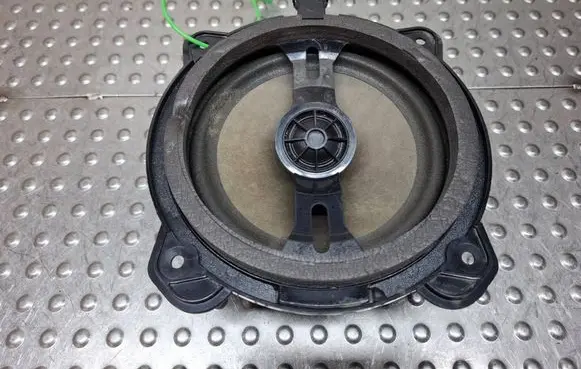 Audi A3 S3 8P Rear door speaker S27705847 8H0035411D