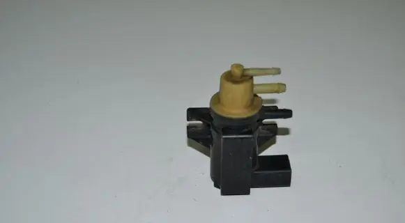 Volkswagen PASSAT B6 Turbo solenoid valve 1K0906627