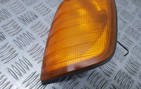 Mercedes-Benz E W124 Front indicator light 42704R6