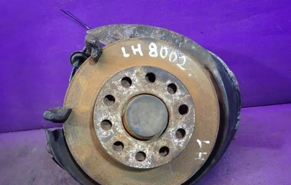 Audi A4 S4 B6 8E 8H Rear wheel hub spindle/knuckle 