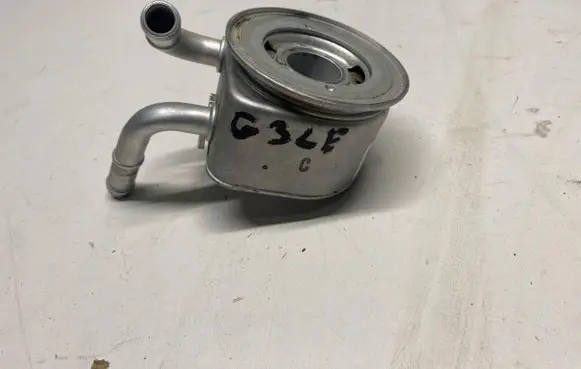 Hyundai i30 Engine oil radiator 