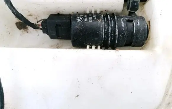 BMW 5 GT F07 Windscreen/windshield washer pump 8362154
