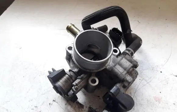 Toyota Corolla Verso AR10 Engine shut-off valve 