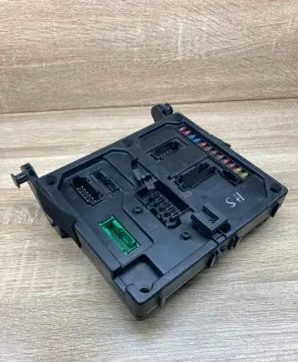 Volkswagen Sharan Fuse module 7M3962258M S110730300F