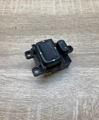 Toyota Corolla Verso AR10 Wing mirror switch 183608