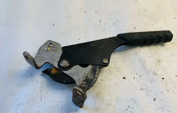 KIA Rio Handbrake/parking brake lever assembly