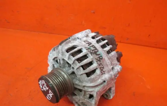 Renault Captur Generator/alternator 231001318R