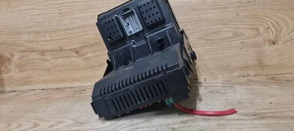Volvo V70 Fuse module 30728542 12243779