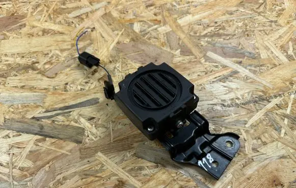 Nissan Leaf II (ZE1) Other interior part 281H03NF1A