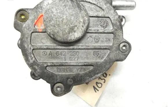 Mercedes-Benz E W212 Vacuum pump A6422300165 A642230016580