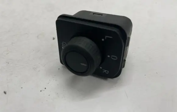 Volkswagen PASSAT B8 Wing mirror switch 3G0959565