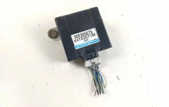 Mitsubishi Pajero Other control units/modules MR305675 X4T63571M 4805