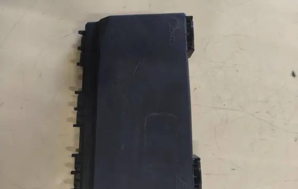 Opel Astra H Fuse box cover 13125865 74338200 015349241