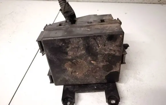 Nissan Primera Fuse box set 7154706830 7154-7068-30