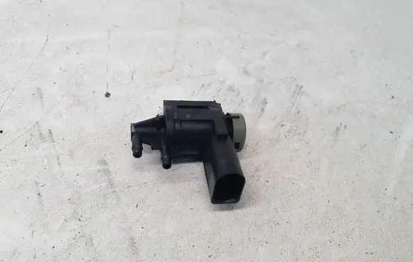 Volkswagen PASSAT B6 Vacuum valve 1K0906283A