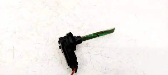 Volkswagen PASSAT B5 Interior temperature sensor 4B0820539