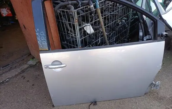 Volkswagen New Beetle Door (2 Door Coupe) 