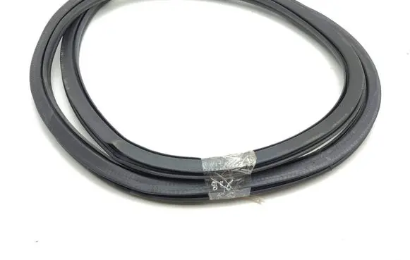 Seat Arona Rear door rubber seal (on body) 