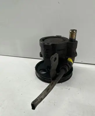 Renault Kangoo I Power steering pump 26043475