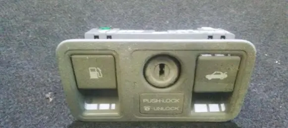 Lexus LS 460 - 600H Tailgate opening switch 