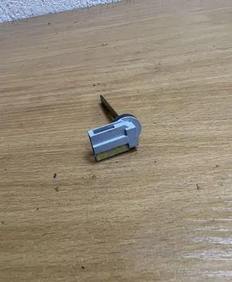 Audi A6 S6 C6 4F Oil temperature sensor 4B0820539 D6383