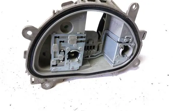 Ford B-MAX Tail light bulb cover holder AV1113N004B