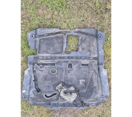 Renault Sandero II Engine splash shield/under tray 758903552R