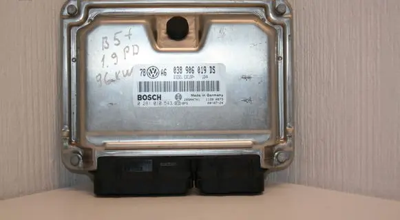 Volkswagen PASSAT B5.5 Engine control unit/module 038906019DS 28SA4741 0281010543