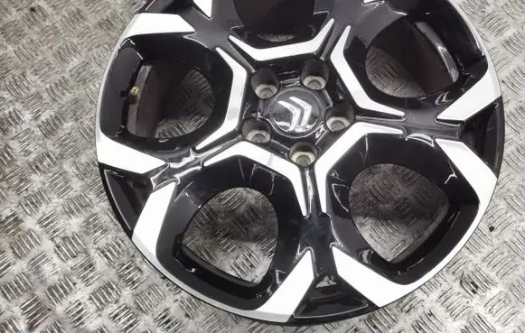 R18 alloy rim