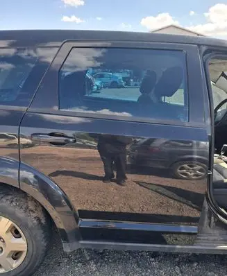 Dodge Journey Rear door