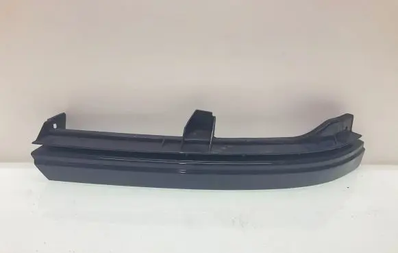 Under headlight/headlamp trim