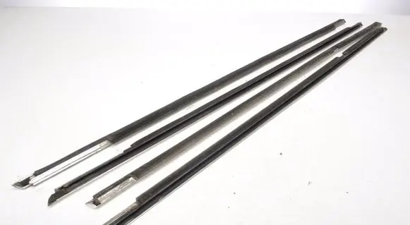 Peugeot 607 Front door windshield rail 