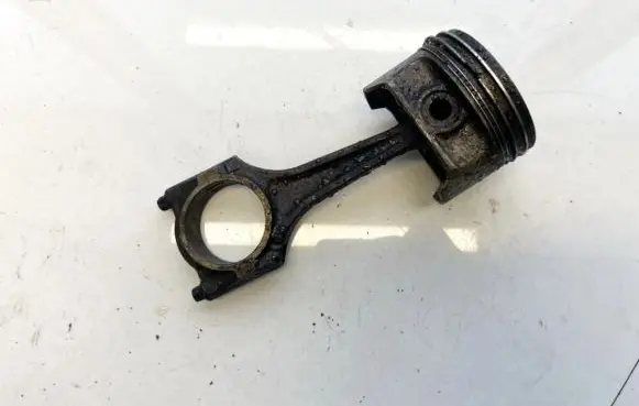 Opel Astra G Piston with connecting rod 9047