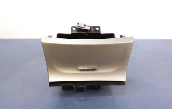 Jeep Grand Cherokee Glove box
